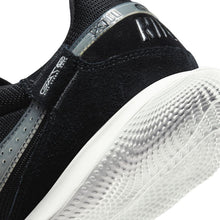 Load image into Gallery viewer, Nike Streetgato IC
