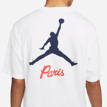 Cargar imagen en el visor de la galería, Nike Paris Saint-Germain Men&#39;s Logo T-Shirt
