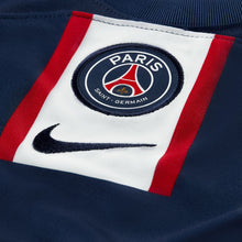 Cargar imagen en el visor de la galería, Nike Paris Saint-Germain 2022/23 Home Little Kids&#39; Soccer Kit
