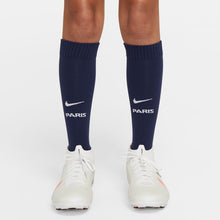 Load image into Gallery viewer, Nike Paris Saint-Germain 2022/23 Home Little Kids&#39; Soccer Kit
