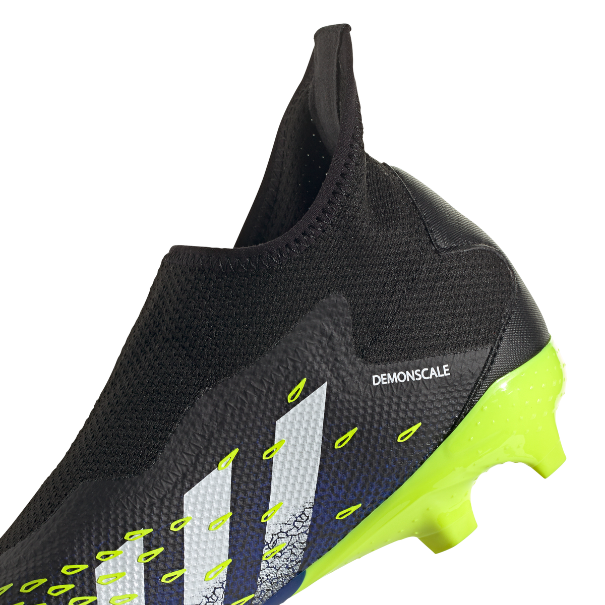 シューズ adidas  FY7861 PREDATOR FREAK.3 L IN 417 Amazon.com | adidas Turf Predator Freak .3 Soccer Shoe (boys