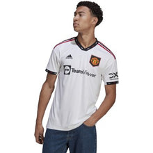 Cargar imagen en el visor de la galería, adidas Men&#39;s 22/23 Manchester United Away Jersey
