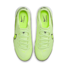 Cargar imagen en el visor de la galería, Nike React Tiempo Legend 9 Pro TF
