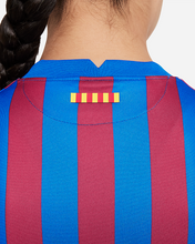 Cargar imagen en el visor de la galería, Nike Youth Barcelona 21/22 Home Jersey

