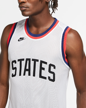 Cargar imagen en el visor de la galería, Nike U.S. Basketball Top
